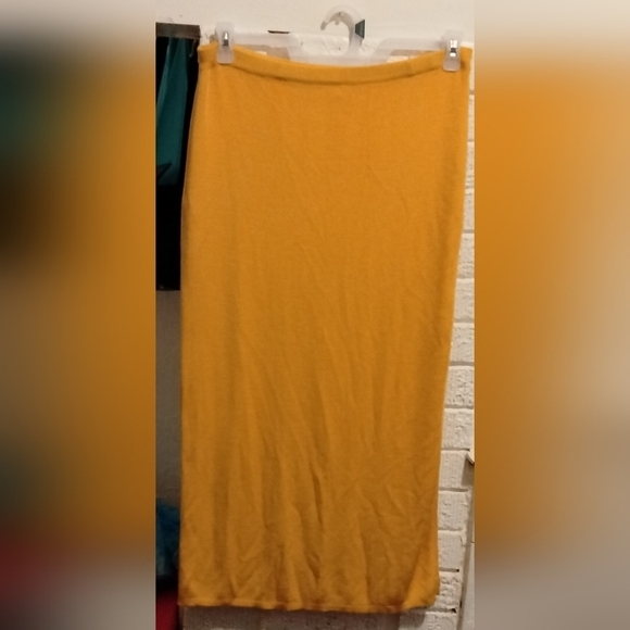 carmelo Pomodoro Dresses & Skirts - 🔥sweater skirt